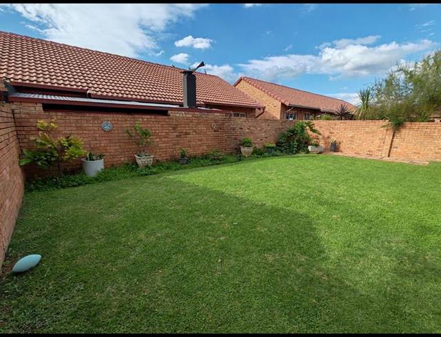 3 BEDROOM TOWNHOUSE FOR SALE IN ANNLIN